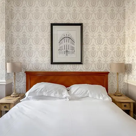 Royal Hotel Bath Room photo